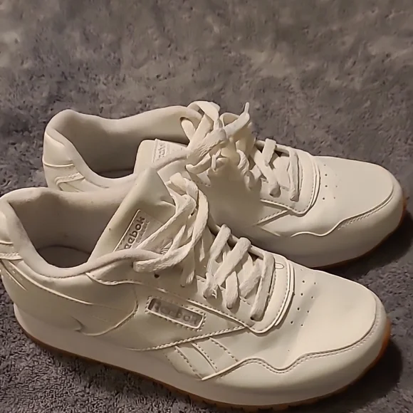 Reebok Classic White Sneakers - Picture 3 of 6